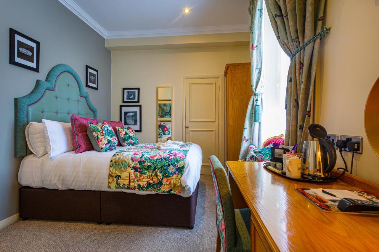 The Rutland Arms Hotel, Bakewell, Derbyshire Екстериор снимка