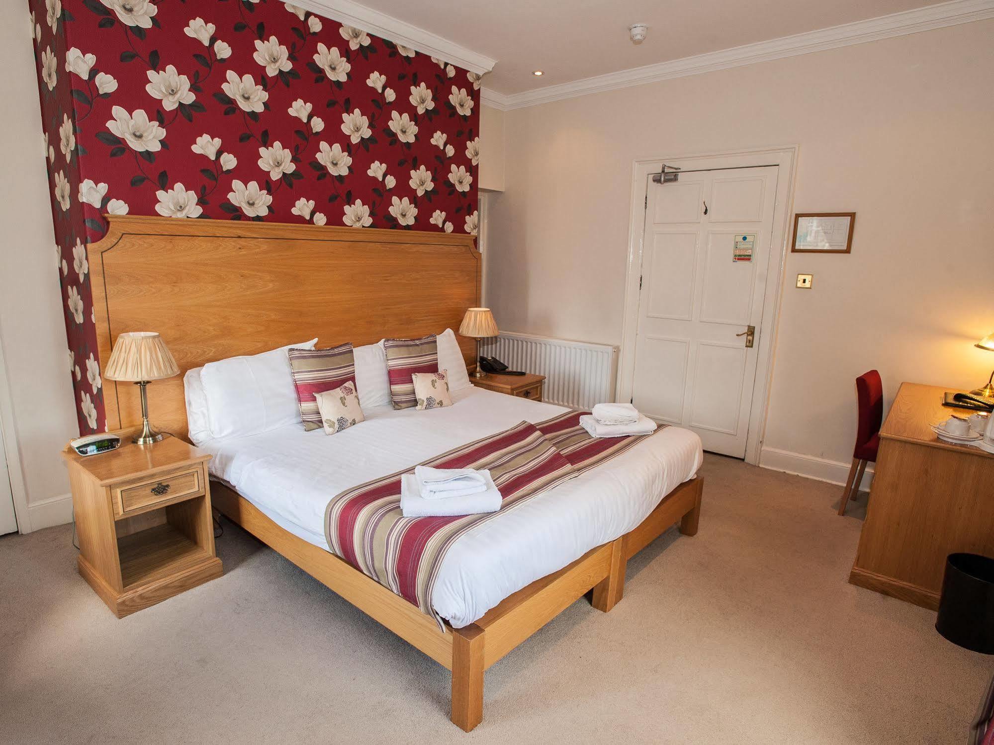 The Rutland Arms Hotel, Bakewell, Derbyshire Екстериор снимка